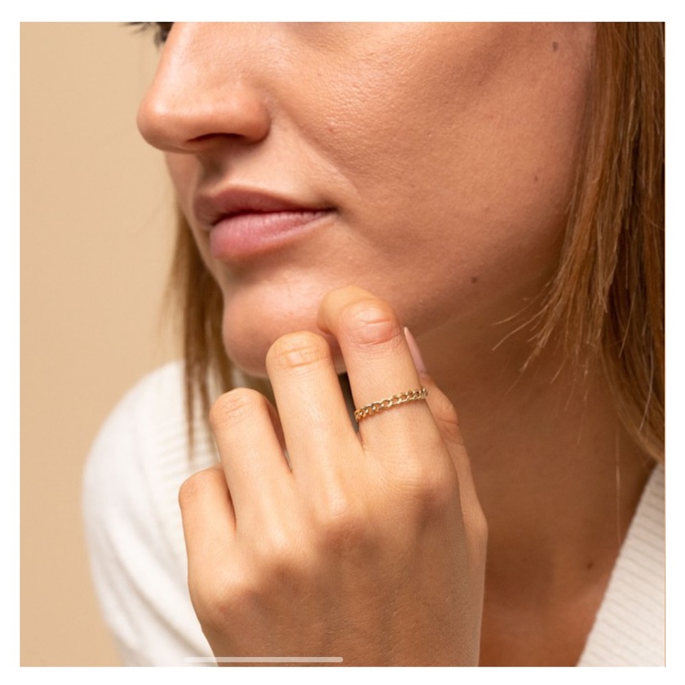 Mejuri Thin Chain Ring